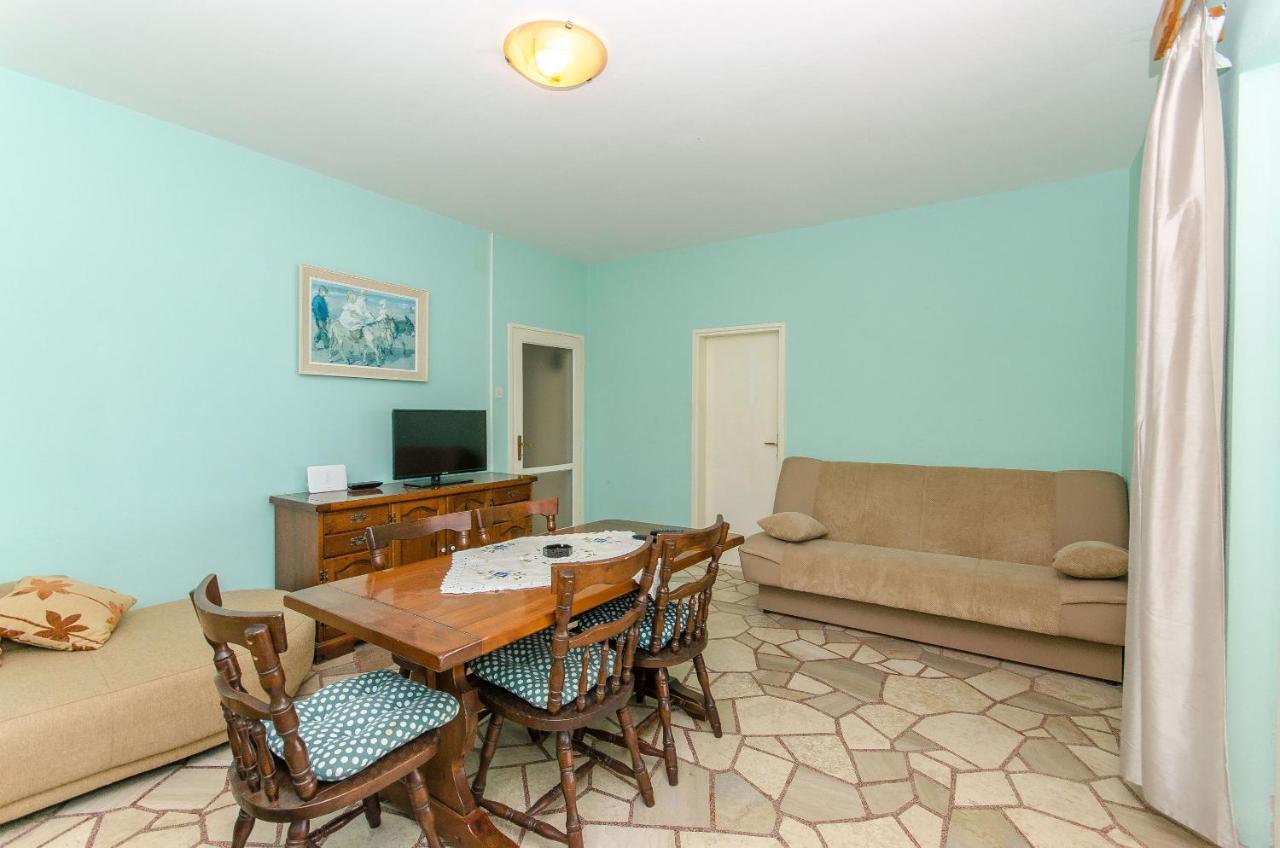 פריזבה Apartments Ivan מראה חיצוני תמונה