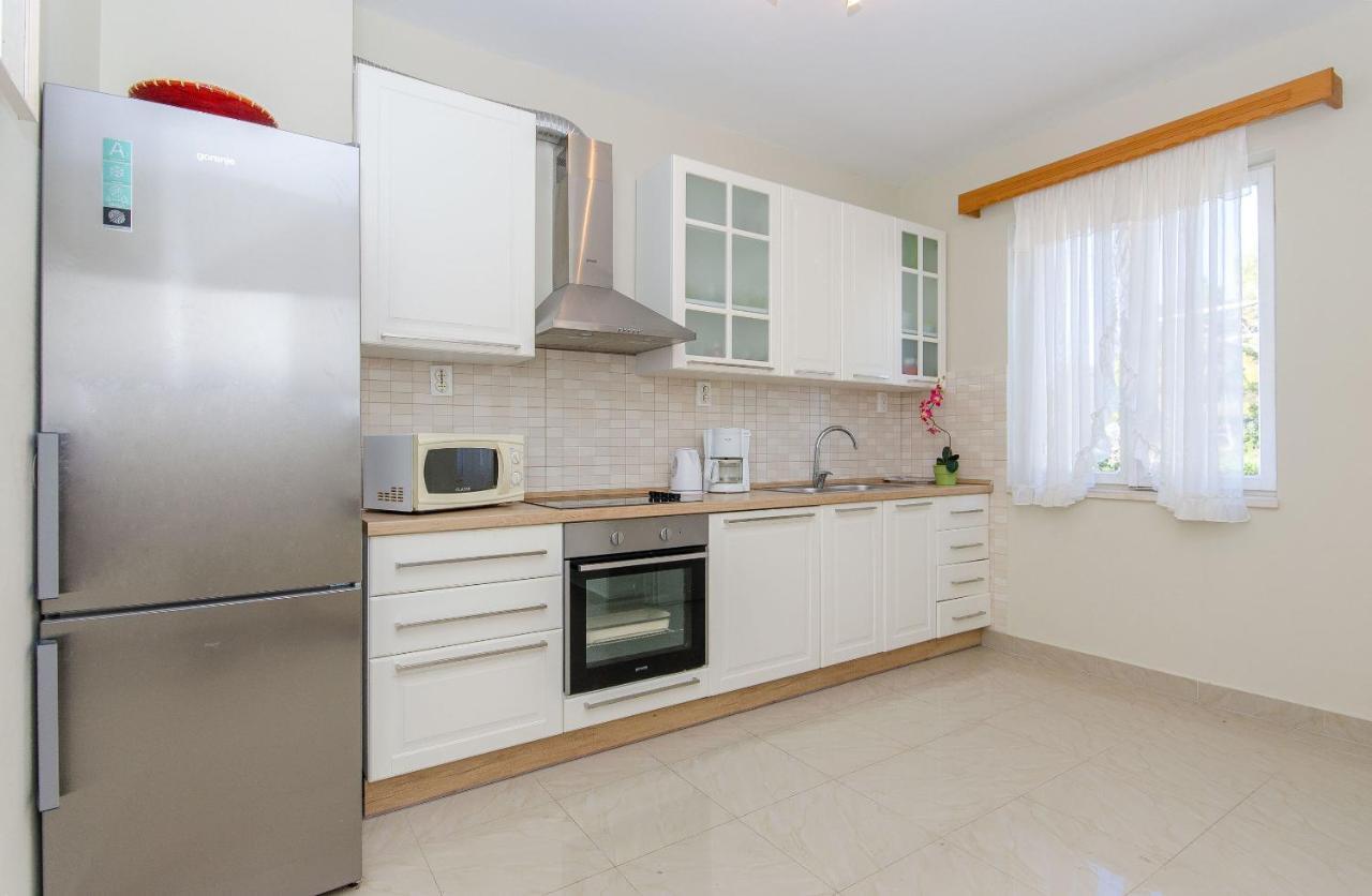 פריזבה Apartments Ivan מראה חיצוני תמונה